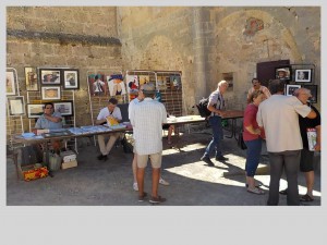Photographie, peinture, poésie, romans, nouvelles et rencontres dans la cour du Château de Capestang